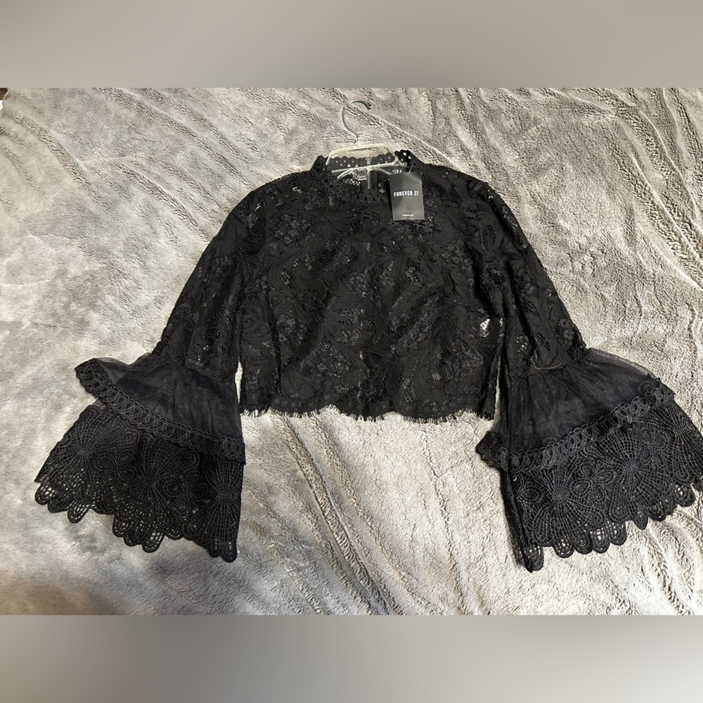 Forever 21 lace cropped top with statement sleeves